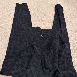 Four athletics Black Leopard Print Leggings with pockets sz 4